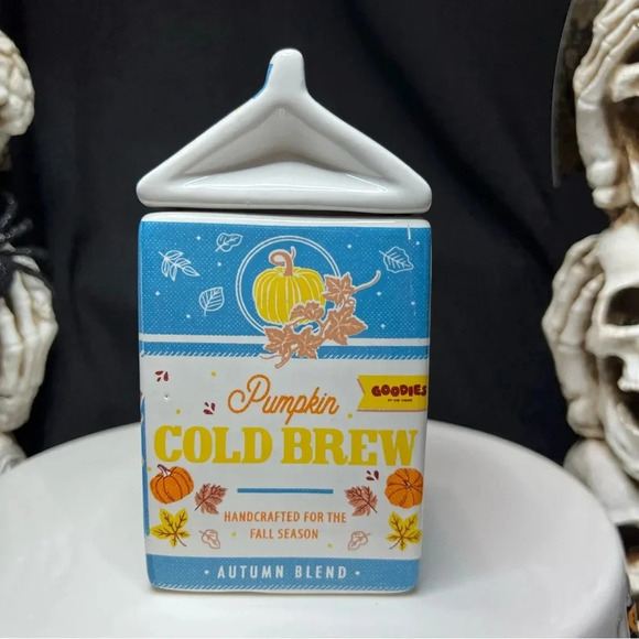 DW Home GOODIES Fall Halloween Milk Carton Pumpkin Cold Brew Scented Candle - Picture 10 of 12